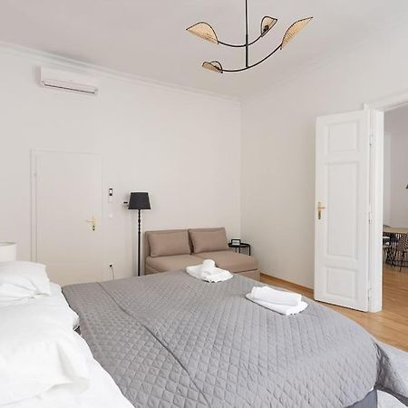 Franz 23 - Typical Viennese Apartment In The Heart Of Vienne Extérieur photo