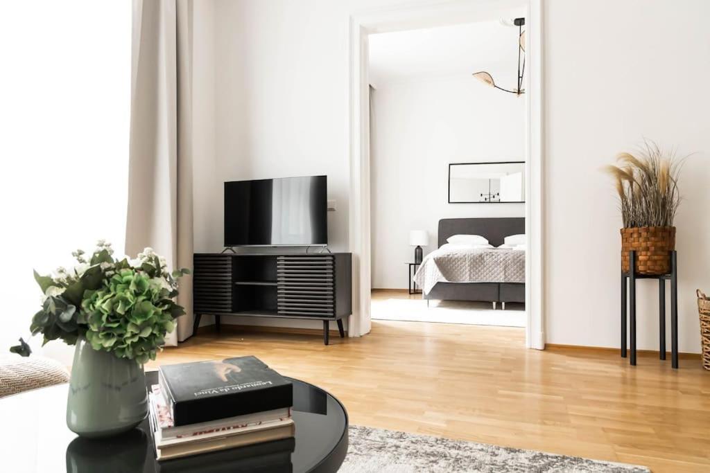 Franz 23 - Typical Viennese Apartment In The Heart Of Vienne Extérieur photo