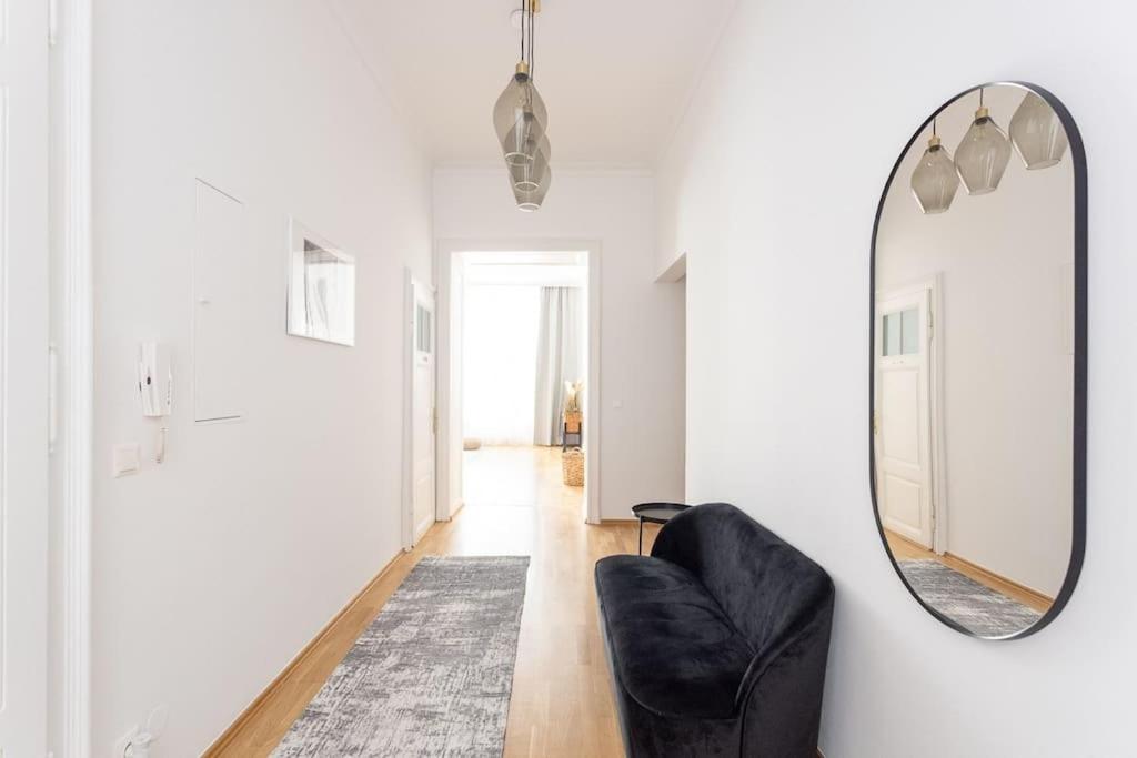 Franz 23 - Typical Viennese Apartment In The Heart Of Vienne Extérieur photo